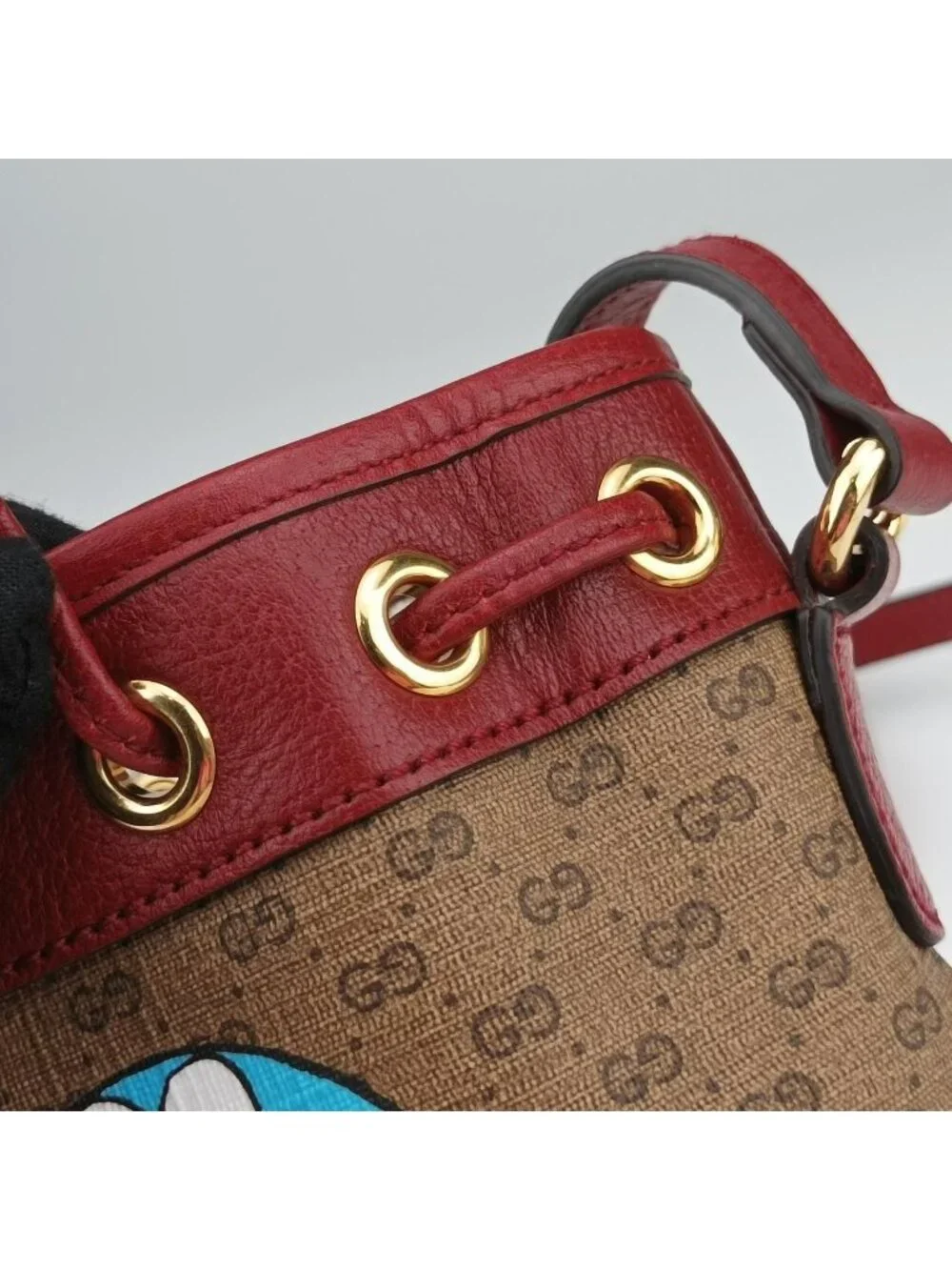 Gucci brand color